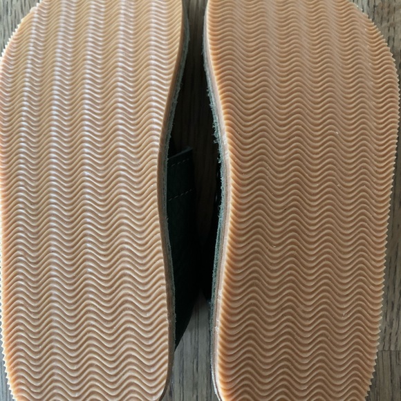 Kids size 10 posh panda Mocs - Picture 3 of 3